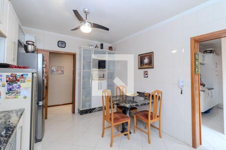 Casa para alugar com 500m², 5 quartos e 8 vagasCozinha