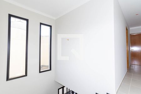 Casa à venda com 169m², 3 quartos e 6 vagas Casa à venda com 169m², 3 quartos e 6 vagasCorredor