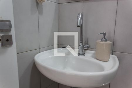 Casa à venda com 236m², 4 quartos e 2 vagasBanheiro de Serviço