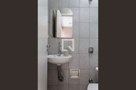 Casa à venda com 236m², 4 quartos e 2 vagasBanheiro de Serviço