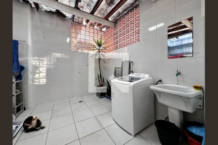Casa à venda com 68m², 2 quartos e 1 vagaÁrea de Serviço