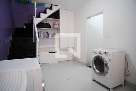 Casa à venda com 200m², 3 quartos e 3 vagasÁrea de Serviço