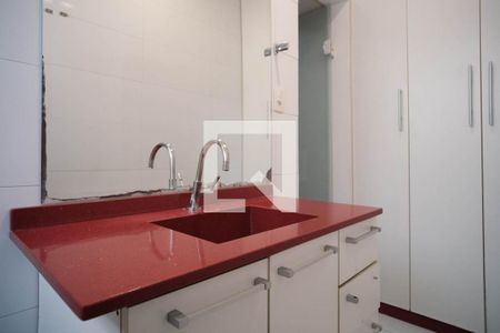 Casa à venda com 200m², 3 quartos e 3 vagasBanheiro da Suíte 