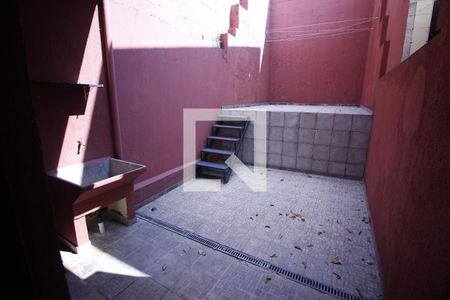 Casa à venda com 82m², 2 quartos e 1 vagaQuintal