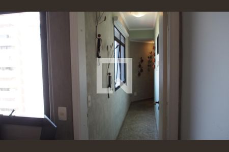 Apartamento à venda com 190m², 4 quartos e 2 vagasCorredor 