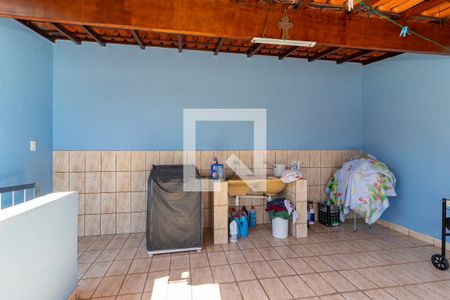 Casa à venda com 250m², 2 quartos e 2 vagas Casa à venda com 250m², 2 quartos e 2 vagasÁrea de Serviço