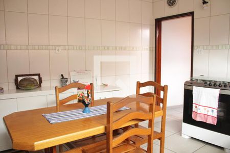 Casa à venda com 250m², 3 quartos e 2 vagasCozinha