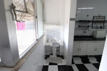 Apartamento à venda com 85m², 2 quartos e 1 vagaÁrea de Serviço