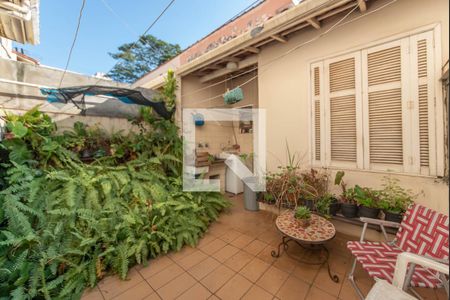 Casa à venda com 150m², 3 quartos e 2 vagas Casa à venda com 150m², 3 quartos e 2 vagasQuintal