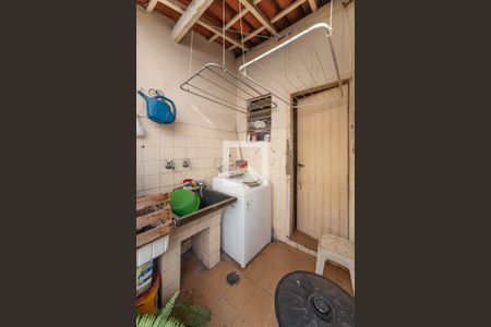 Casa à venda com 150m², 3 quartos e 2 vagas Casa à venda com 150m², 3 quartos e 2 vagasLavanderia