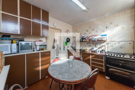 Casa à venda com 150m², 3 quartos e 2 vagas Casa à venda com 150m², 3 quartos e 2 vagasCozinha