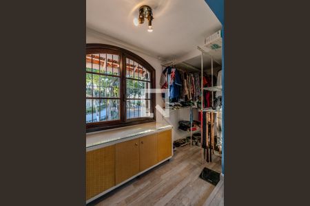 Casa à venda com 300m², 3 quartos e 2 vagasQuarto