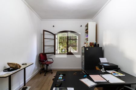 Casa à venda com 300m², 3 quartos e 2 vagasEscritório