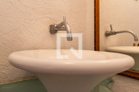 Casa à venda com 300m², 3 quartos e 2 vagasLavabo