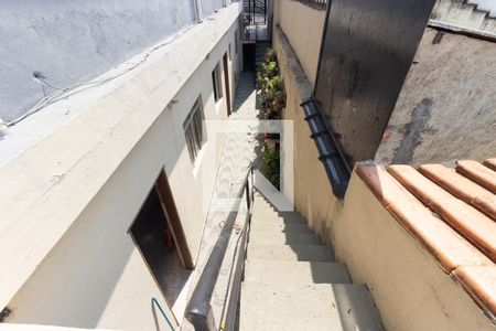 Casa à venda com 125m², 4 quartos e 2 vagasEscada