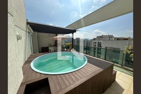 Apartamento à venda com 126m², 3 quartos e 2 vagas Apartamento à venda com 126m², 3 quartos e 2 vagasCobertura