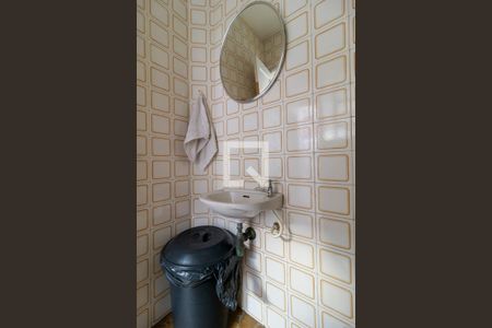 Casa à venda com 160m², 3 quartos e 2 vagasEdícula - Banheiro