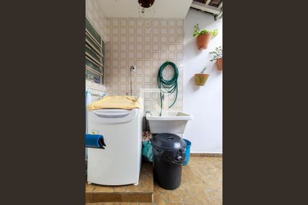 Casa à venda com 160m², 3 quartos e 2 vagasÁrea de Serviço