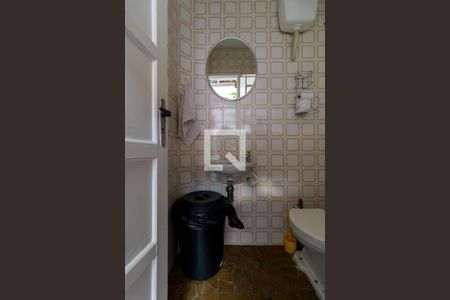 Casa à venda com 160m², 3 quartos e 2 vagasEdícula - Banheiro