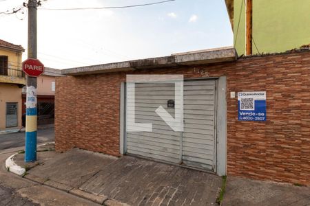 Casa à venda com 725m², 2 quartos e 3 vagasFachada com a Plaquinha Instalada 