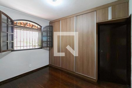Casa à venda com 150m², 3 quartos e 2 vagasSuíte 1