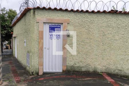 Casa à venda com 150m², 3 quartos e 2 vagasFachada