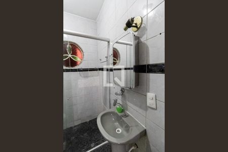 Casa à venda com 150m², 3 quartos e 2 vagasBanheiro social