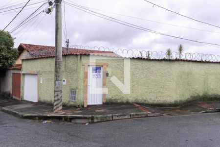 Casa à venda com 150m², 3 quartos e 2 vagasFachada