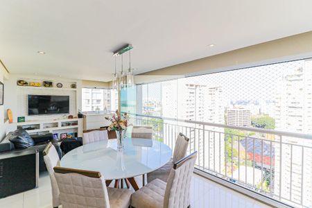 Apartamento à venda com 130m², 4 quartos e 2 vagasVaranda