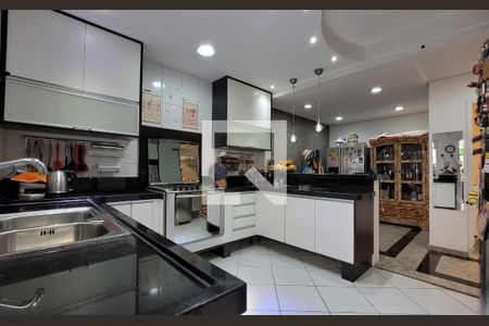 Casa à venda com 130m², 3 quartos e 2 vagasCozinha