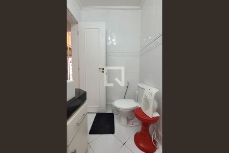 Casa à venda com 130m², 3 quartos e 2 vagasBanheiro da suíte