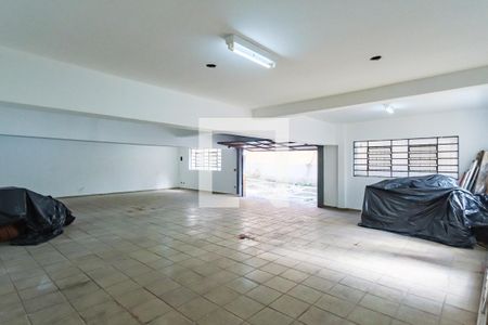 Casa para alugar com 414m², 2 quartos e 8 vagas Casa para alugar com 414m², 2 quartos e 8 vagasGaragem