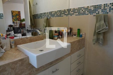 Casa à venda com 500m², 5 quartos e 5 vagasBanheiro 2