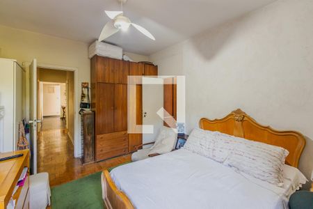 Casa à venda com 378m², 5 quartos e 2 vagasSuíte 2