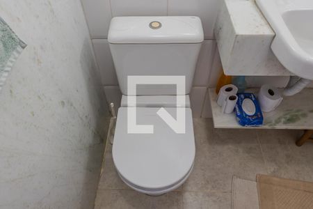 Casa à venda com 378m², 5 quartos e 2 vagasBanheiro da Suíte 2