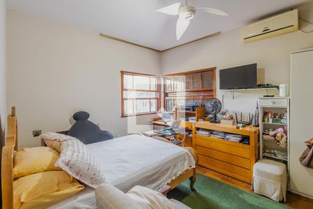 Casa à venda com 378m², 5 quartos e 2 vagasSuíte 2