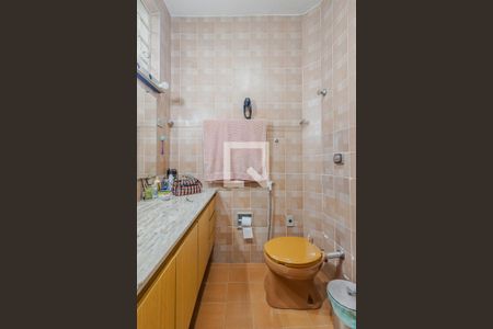 Casa à venda com 378m², 5 quartos e 2 vagasBanheiro