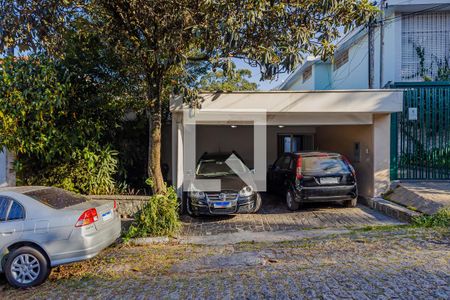 Casa à venda com 378m², 5 quartos e 2 vagasFachada