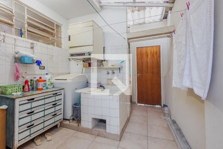 Casa à venda com 378m², 5 quartos e 2 vagasÁrea de Serviço