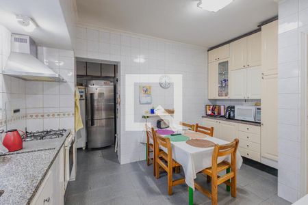 Casa à venda com 378m², 5 quartos e 2 vagasCozinha