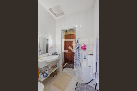 Casa à venda com 378m², 5 quartos e 2 vagasBanheiro da Suíte 2