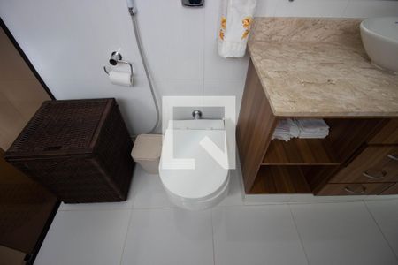 Casa à venda com 499m², 4 quartos e 6 vagas Casa à venda com 499m², 4 quartos e 6 vagasBanheiro 2