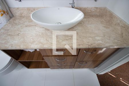 Casa à venda com 499m², 4 quartos e 6 vagas Casa à venda com 499m², 4 quartos e 6 vagasBanheiro 2