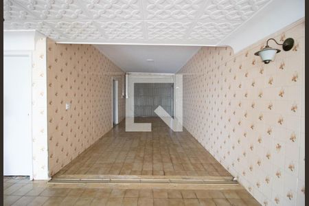 Casa à venda com 499m², 4 quartos e 6 vagas Casa à venda com 499m², 4 quartos e 6 vagasGaragem