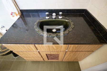 Casa à venda com 499m², 4 quartos e 6 vagas Casa à venda com 499m², 4 quartos e 6 vagasBanheiro da Suíte