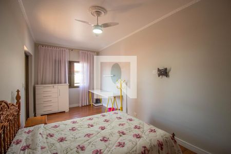 Casa à venda com 499m², 4 quartos e 6 vagas Casa à venda com 499m², 4 quartos e 6 vagasQuarto 3