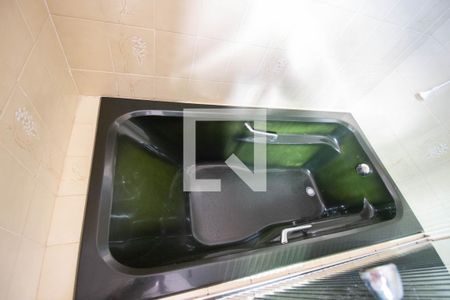 Casa à venda com 499m², 4 quartos e 6 vagas Casa à venda com 499m², 4 quartos e 6 vagasBanheiro da Suíte