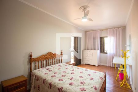 Casa à venda com 499m², 4 quartos e 6 vagas Casa à venda com 499m², 4 quartos e 6 vagasQuarto 3