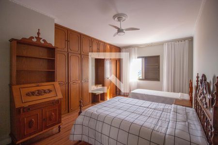 Casa à venda com 499m², 4 quartos e 6 vagas Casa à venda com 499m², 4 quartos e 6 vagasSuíte