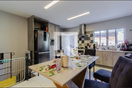 Casa à venda com 300m², 5 quartos e 1 vaga Casa à venda com 300m², 5 quartos e 1 vagaCozinha